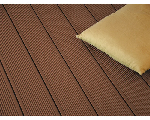Decking compozit din lemn cu pernă