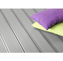 Decking de terasă din lemn compozit cu perne