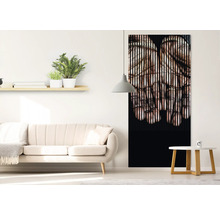 Living modern cu canapea și pictură murală cu motiv de mâini