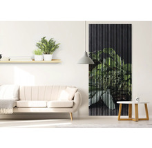 Living cu canapea, măsuță laterală și panou acustic cu motiv vegetal