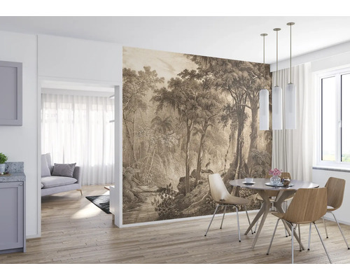 Cameră luminoasă cu masă de sufragerie și tapet cu motiv forestier