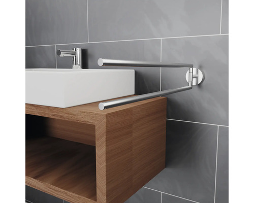 Chiuvetă cu suport pivotant pentru prosoape pe perete faianțat