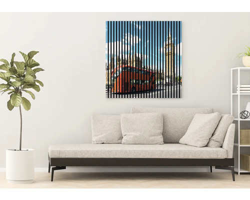 Living cu canapea și pictură murală cu Londra cu autobuz și Big Ben