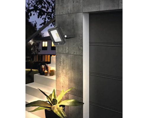 Reflector LED de exterior pentru iluminarea casei și a grădinii