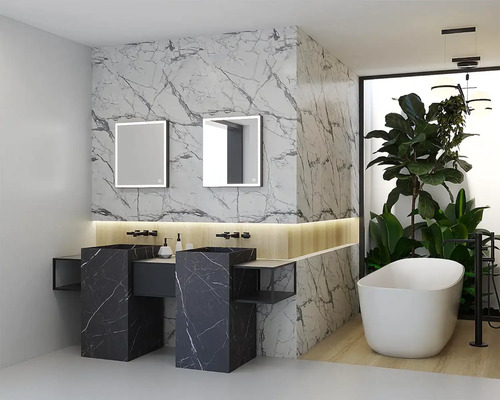 Baie modernă cu lavoar dublu, oglinzi iluminate și cadă