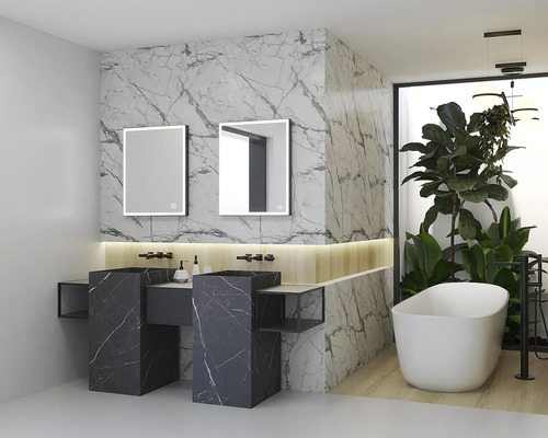 Baie modernă cu chiuvetă dublă, oglinzi și cadă independentă