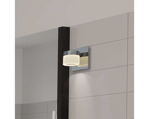 Aplică baie de perete crom/alb cu LED integrat Kynosural 8W 630 lumeni IP44