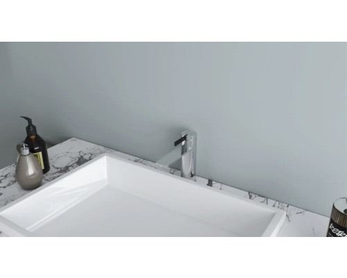 Chiuvetă cu robinet și dozator de săpun pe placă de marmură