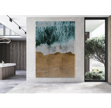 Panou decorativ de perete cu dungi verticale și model abstract într-un spațiu modern