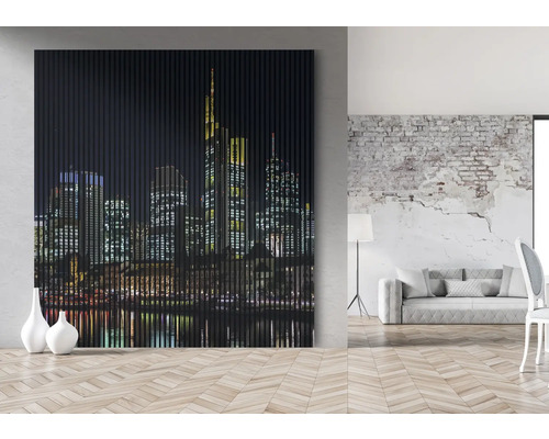 Panou decorativ cu un motiv de peisaj urban într-un spațiu de locuit