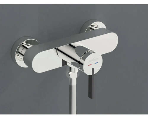 Baterie de duș montată pe perete