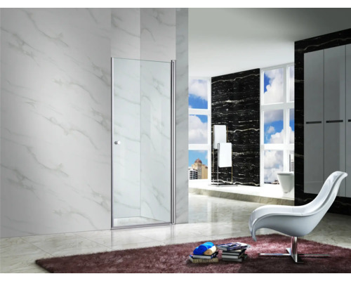 Cabină de duș din sticlă într-o baie modernă