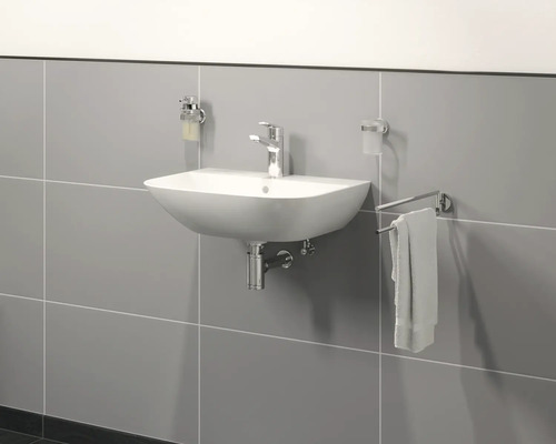 Chiuvetă ceramică cu baterie, dozator de săpun, pahar pentru periuțe de dinți și suport pentru prosop în baie