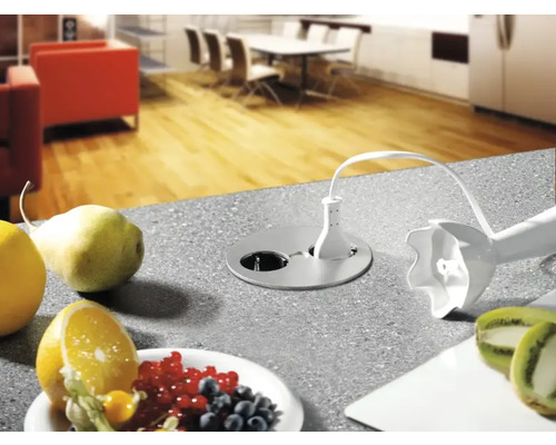 Element de priză într-un blat de bucătărie cu fructe