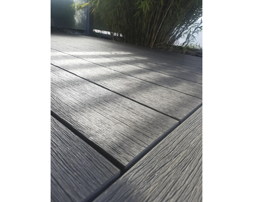 Decking de terasă din lemn compozit în exterior