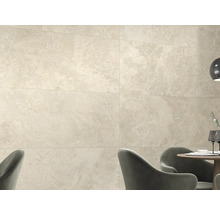 Scenă cu faianță bej într-un interior