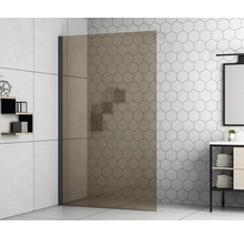 Cabină de duș de tip walk-in cu model hexagonal în baie