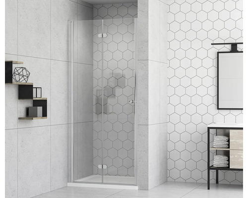 Baie cu paravan de duș din sticlă și faianță cu model hexagonal