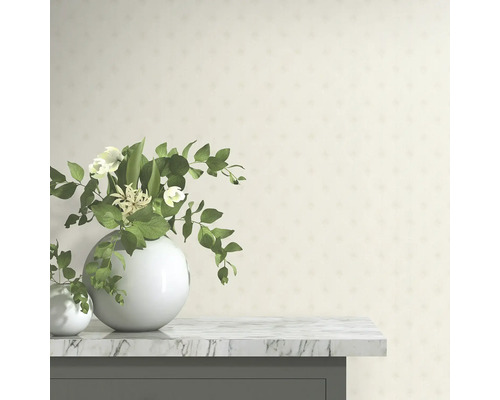 Tapet decorativ cu flori în vaze pe o masă cu blat de marmură