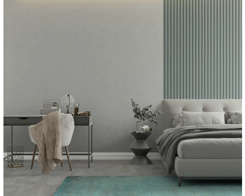 Dormitor cu pat, birou și scaun în design deschis