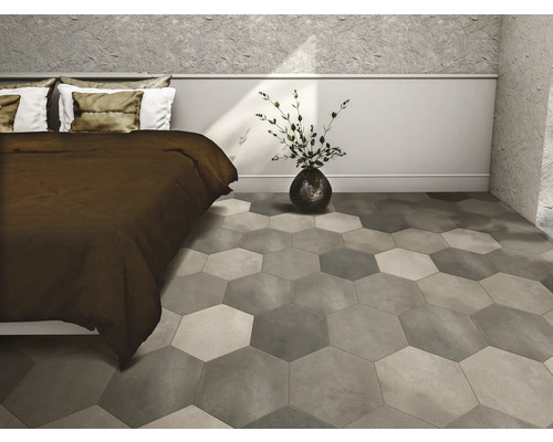 Dormitor cu gresie hexagonală în tonuri de gri și bej