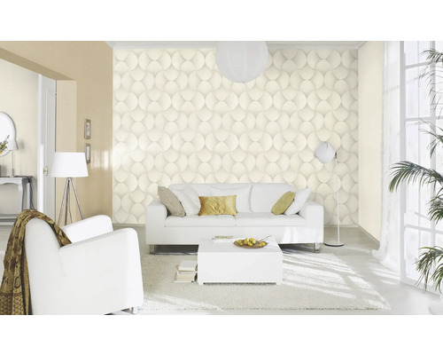 Living luminos cu tapet tridimensional, canapea și fotoliu