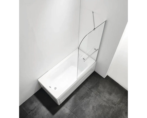 Cadă cu paravan de cadă din sticlă în baie