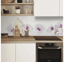 Panou de protecție pentru bucătărie cu model de orhidee într-o bucătărie modernă