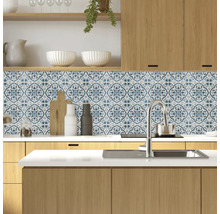 Scenă de bucătărie cu autocolante cu model pentru faianță, ca protecție împotriva stropilor