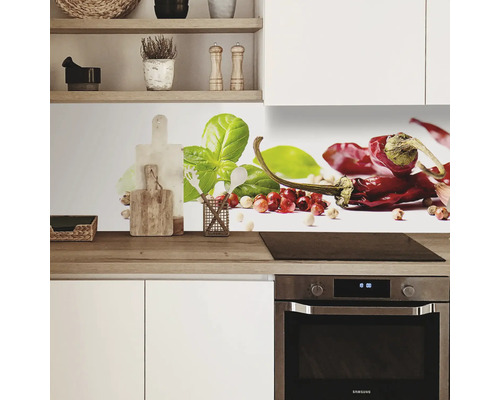 Protecție perete bucătărie cu motiv ardei iute și busuioc