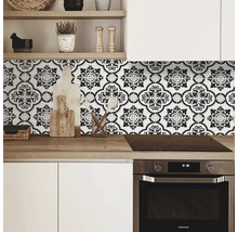Scenă de bucătărie cu autocolante decorative pentru faianță deasupra blatului