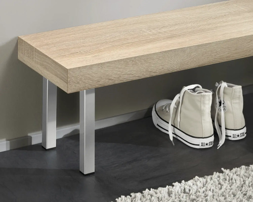 Bancă de lemn cu picioare metalice și pantofi