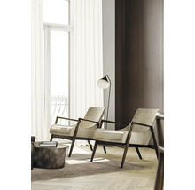 Living cu două fotolii și lampă de podea