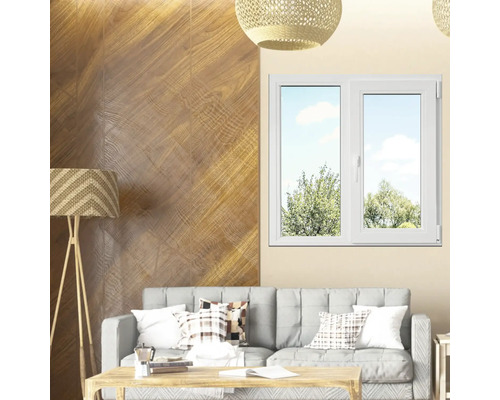 Cameră de zi cu fereastră, canapea și decorațiuni