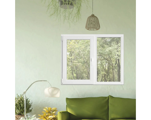 Imagine de interior cu fereastră din plastic cu două canaturi