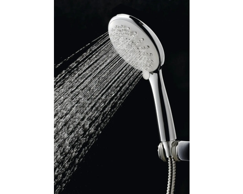 Duș de mână cu apă curgătoare