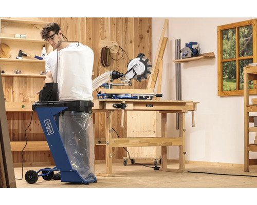 Atelier cu aspirator de praf de lemn, banc de lucru și ferăstrău circular