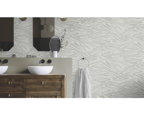 Baie cu lavoar dublu, oglinzi și tapet cu model