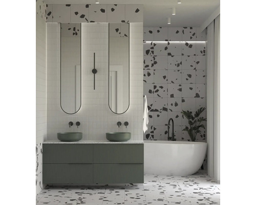 Baie luminoasă cu lavoar dublu, oglinzi și cadă freestanding