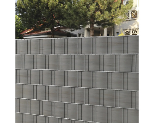 Gard de confidențialitate cu cadru metalic și umplutură