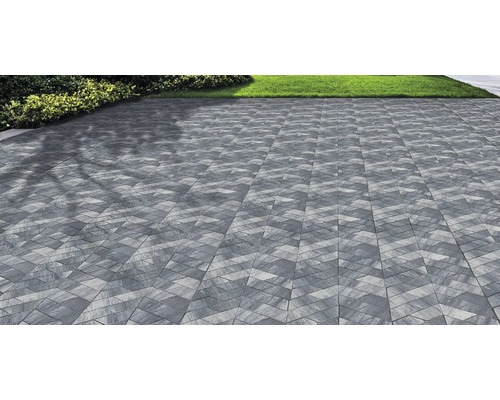 Pavaj exterior montat.