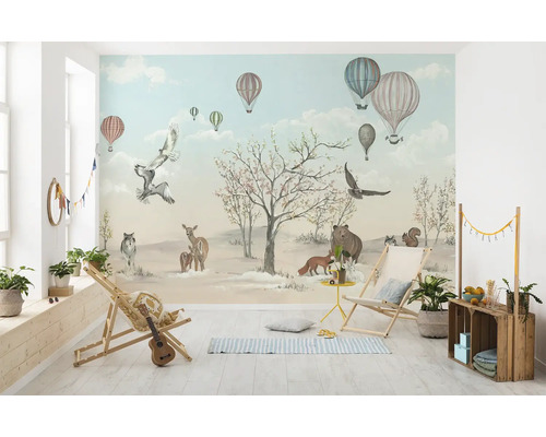 Cameră pentru copii cu fototapet cu animale sălbatice și baloane cu aer cald
