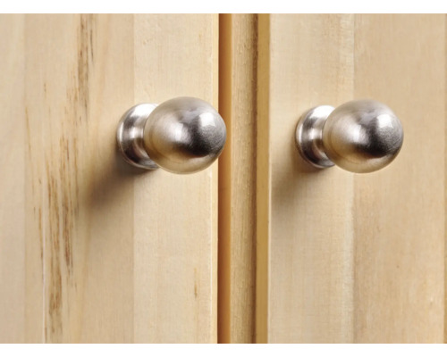 Două uși de dulap cu mânere rotunde metalice.