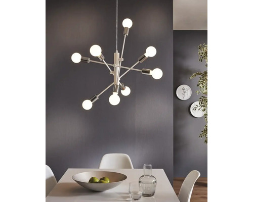 Lumină suspendată modernă cu zece becuri deasupra unei mese de sufragerie