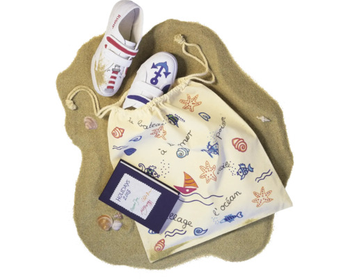 Papuci de casă pentru copii cu sac de marinar și caiet pe nisip