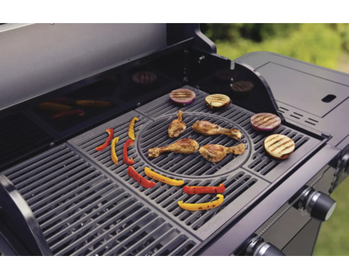 Grătar cu pulpe de pui, ceapă și ardei pe grătar