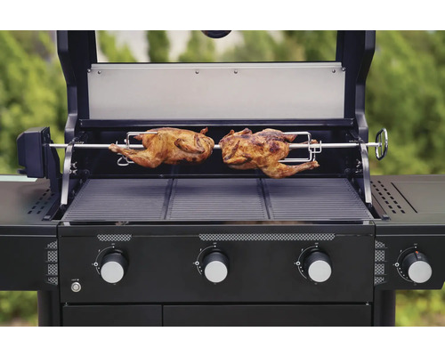 Grătar cu doi pui pe un grătar rotativ