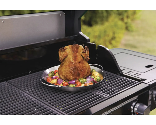 Pui la grătar cu legume pe un grătar