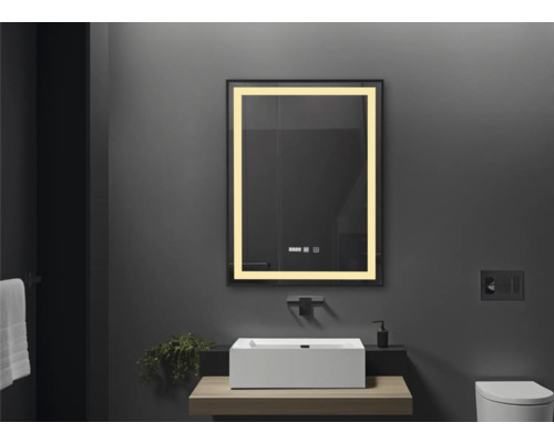 Baie cu oglindă dreptunghiulară cu iluminare, chiuvetă și armături