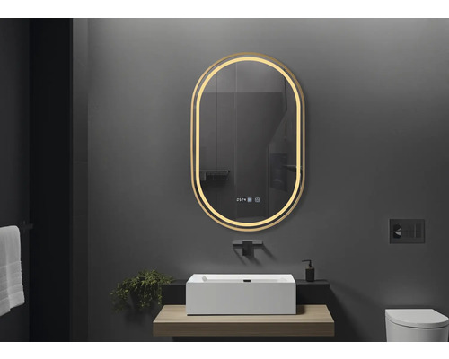 Baie cu oglindă iluminată, chiuvetă și baterie